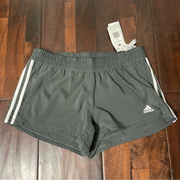 NWT Adidas Aeroready Shorts Women’s Medium Gray Athletic Training - Picture 1 of 9